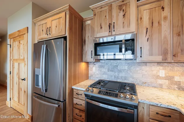 $1,650,000 | 52 Palouse Drive, Nordman, ID 83848