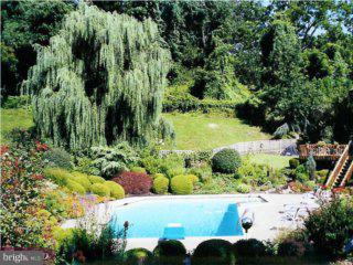57 Roberts Road Newtown Square, PA 19073 - Photo 2 of 6