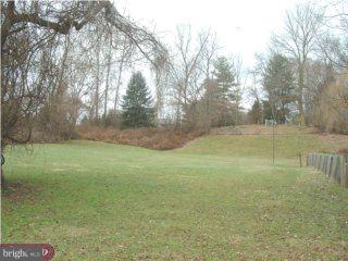 57 Roberts Road Newtown Square, PA 19073 - Photo 3 of 6