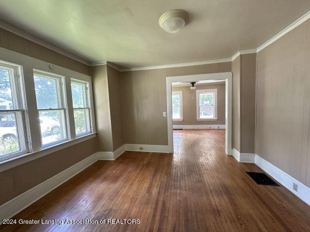 702 Fifth Street Jackson, MI 49203 - Photo 5 of 24 IMG_3197