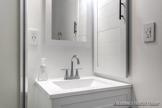 $366,800 | 710 Verhoeks Street, Grand Haven, MI 49417