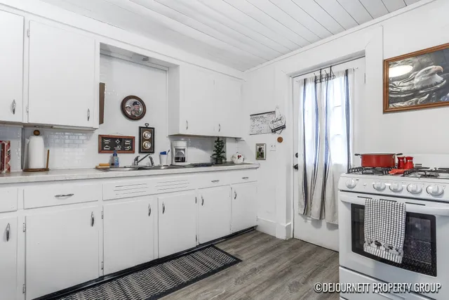 $366,800 | 710 Verhoeks Street, Grand Haven, MI 49417