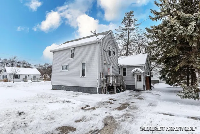 $366,800 | 710 Verhoeks Street, Grand Haven, MI 49417