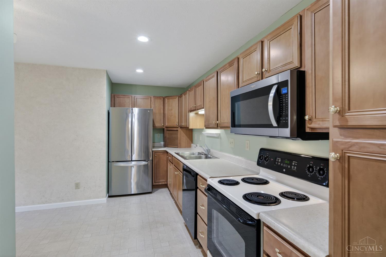 5694 Bridgetown Road, Unit 15 Cincinnati, OH 45248 - Photo 17 of 66 Gallery Image 17
