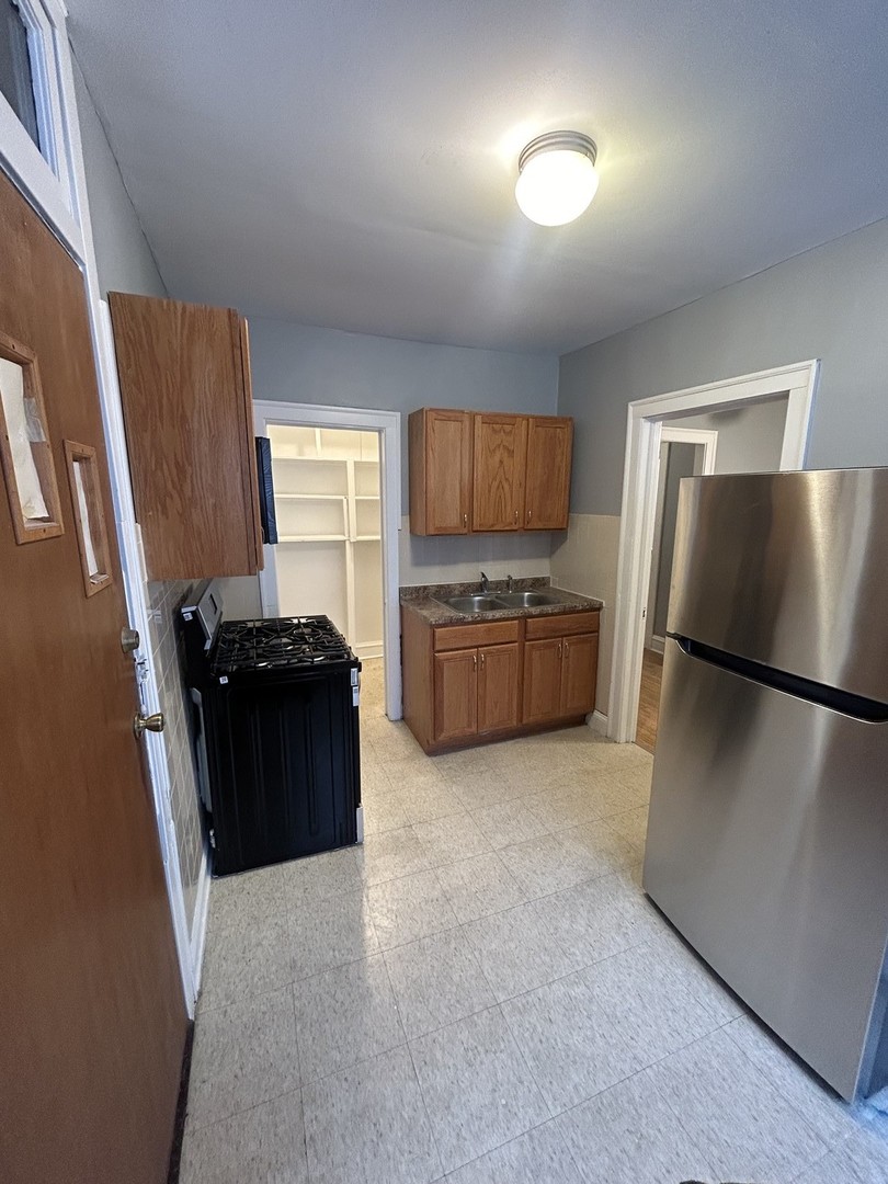 7111 South Emerald Avenue, Unit 1 Chicago, IL 60621 - Photo 5 of 8