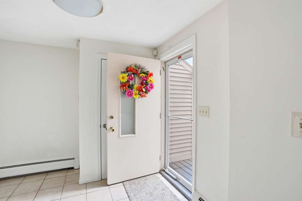 202 Hampton Road Sharon, MA 02067 - Photo 4 of 42