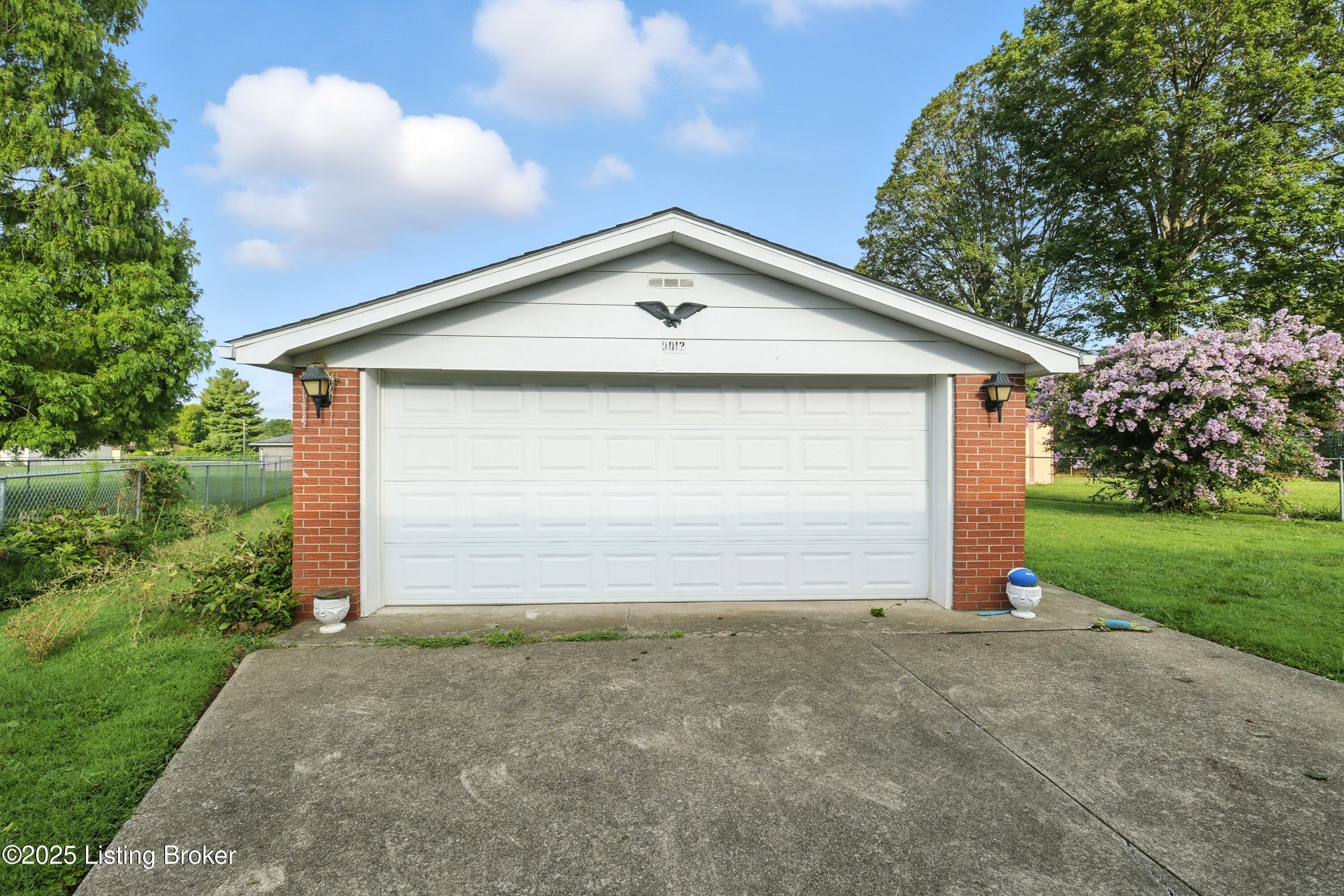 9012 Shepherdsville Road Louisville, KY 40219 - Photo 27 of 27 32_9012shepherdsville_louisvillerealesta