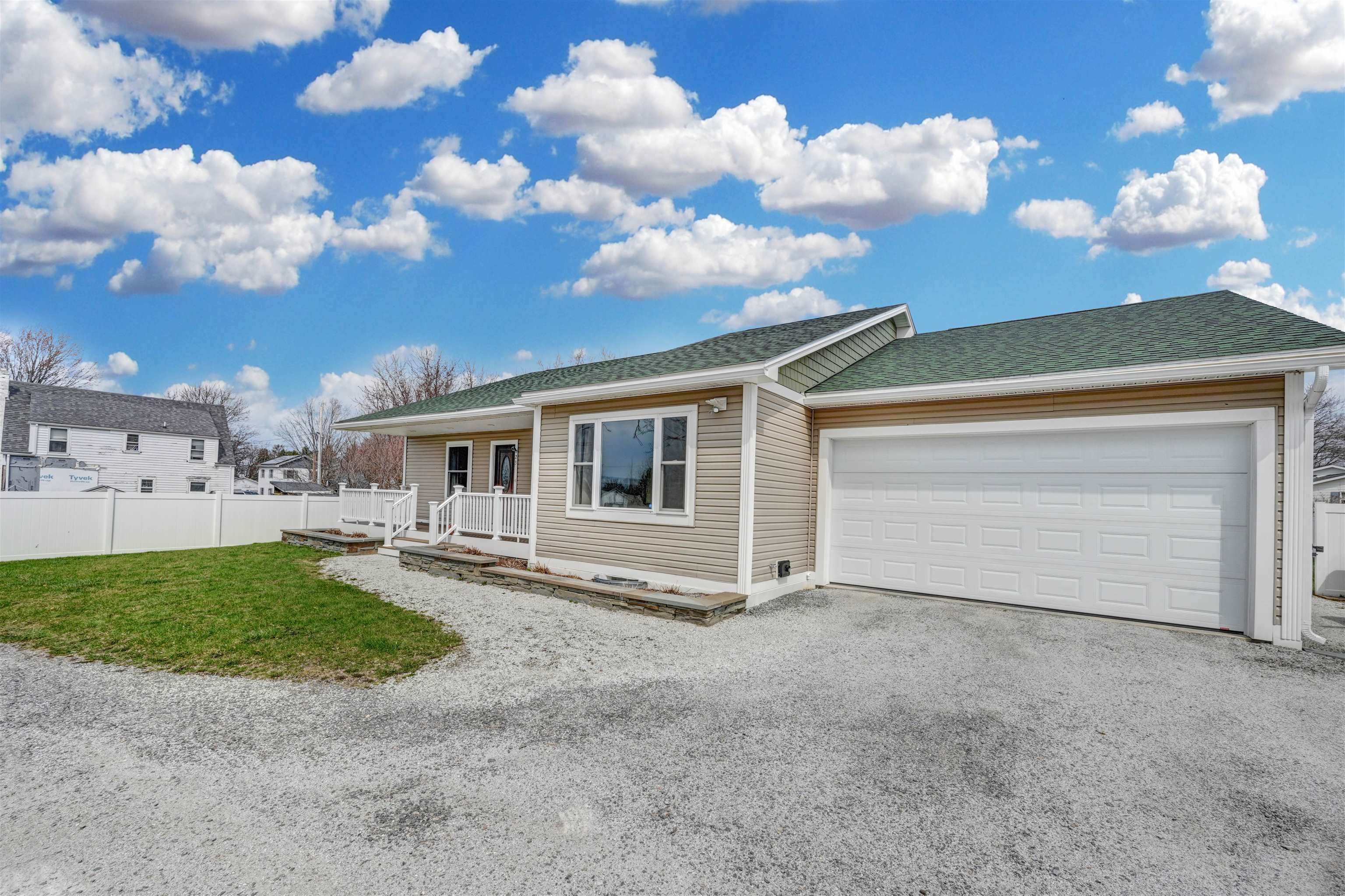 23 Thorpe Avenue St. Albans, VT 05478 - Photo 1 of 50