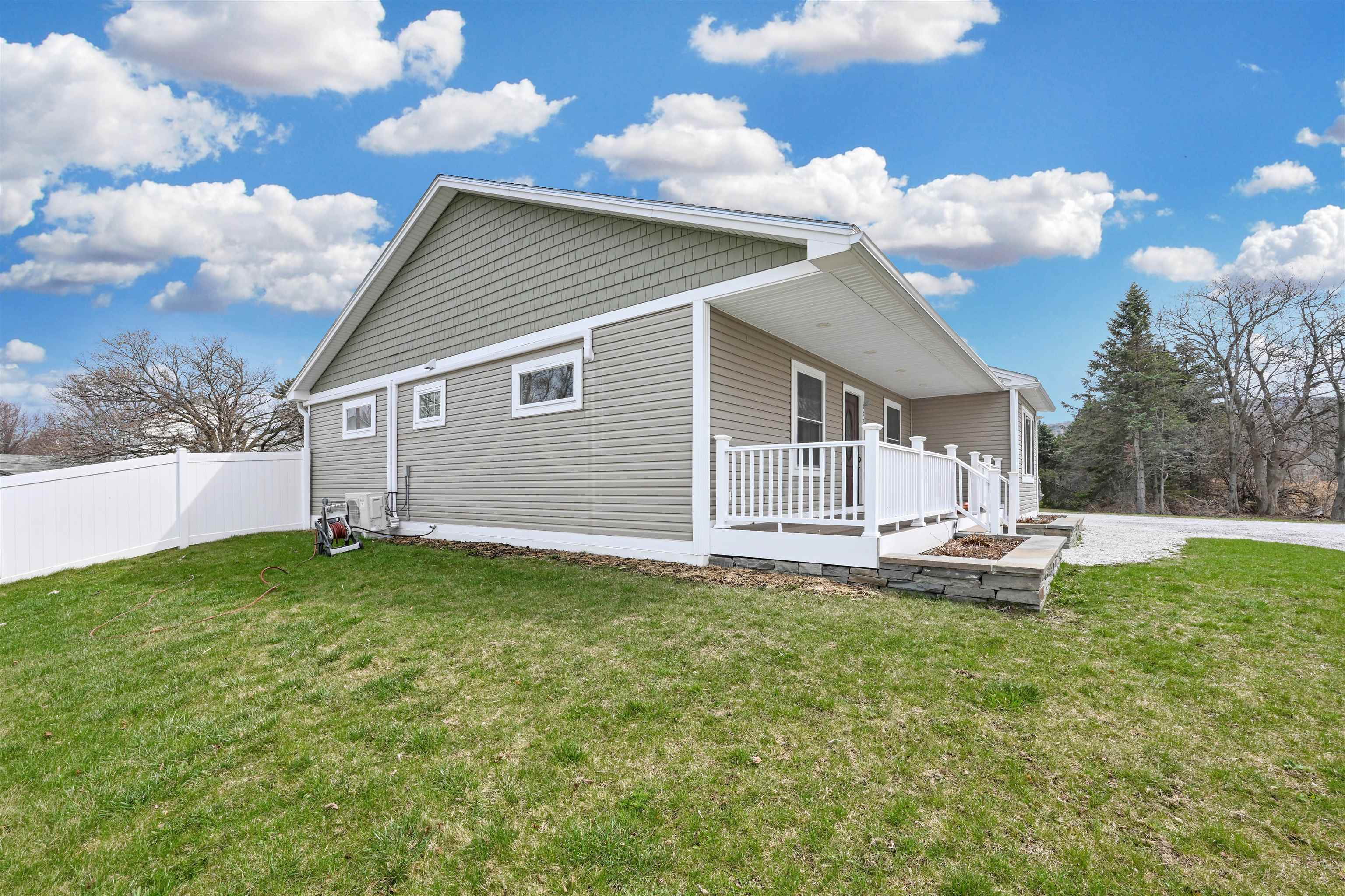 23 Thorpe Avenue St. Albans, VT 05478 - Photo 42 of 50