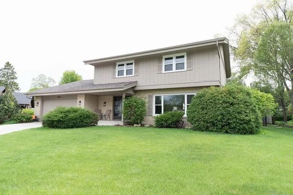 $299,900 | 5841 Hoylake Drive, Rockford, IL 61107