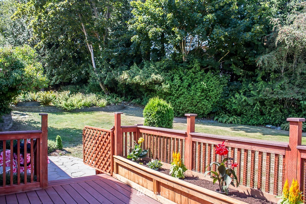 202 Hawthorn Road Bellingham, WA 98225 - Photo 22 of 25