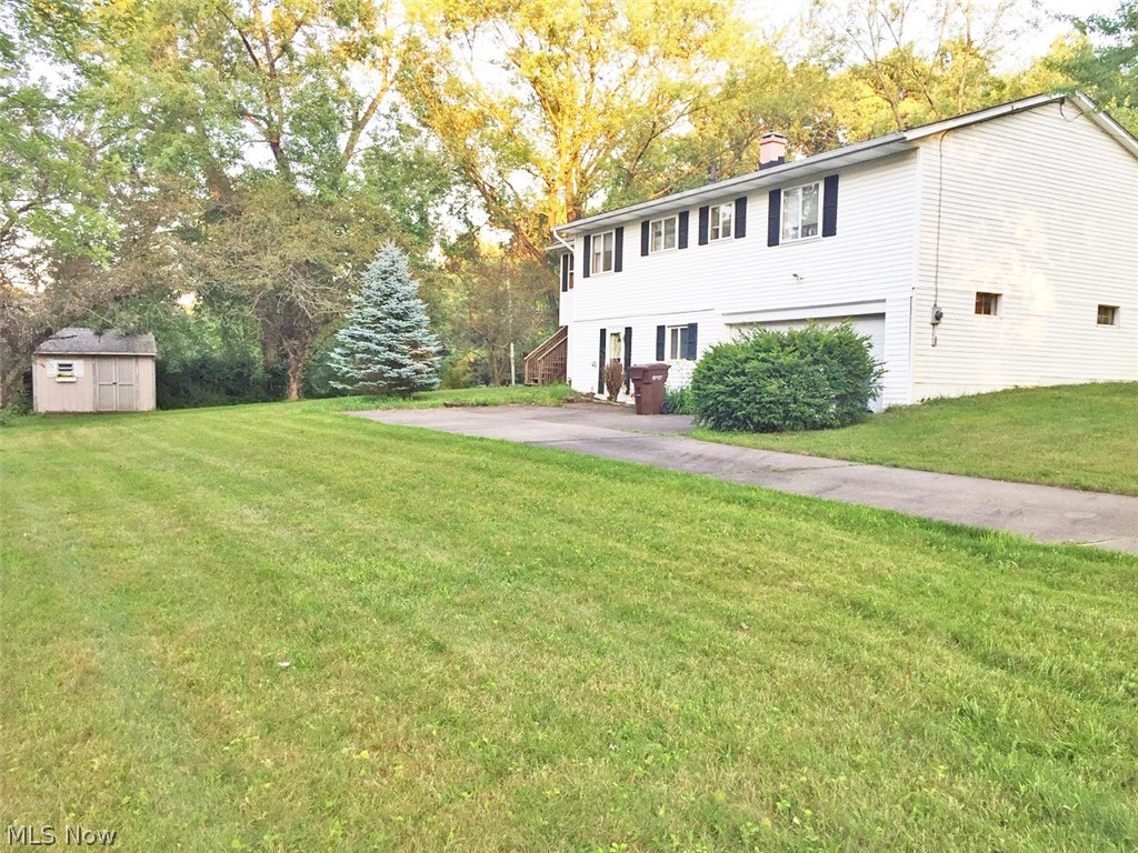 949 Renninger Road New Franklin, OH 44319 - Photo 3 of 23