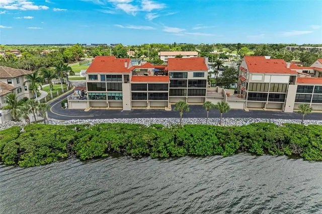 $699,000 | 4557 Bay Club Drive, Unit 4557, Bradenton, FL 34210