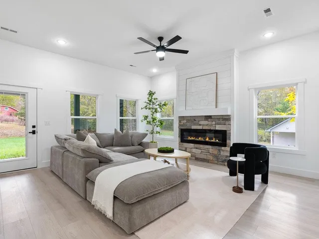 $329,900 | 125 Bell Avenue, Inman, SC 29349