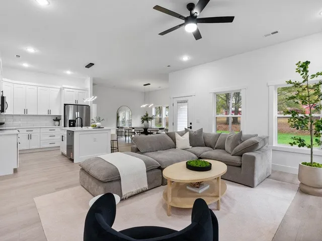 $329,900 | 125 Bell Avenue, Inman, SC 29349