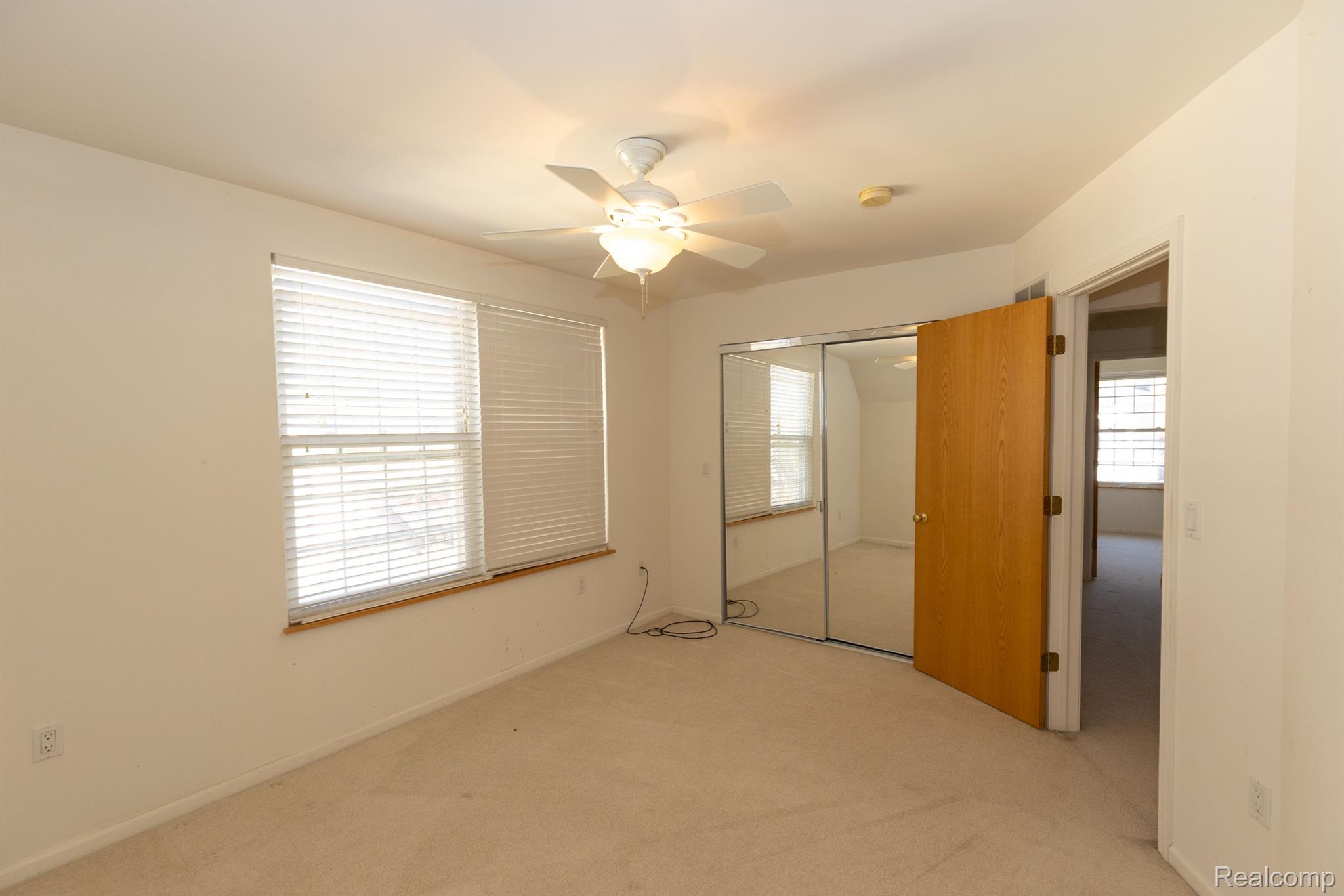 9 Utica Road Pontiac, MI 48341 - Photo 25 of 33 Bedroom