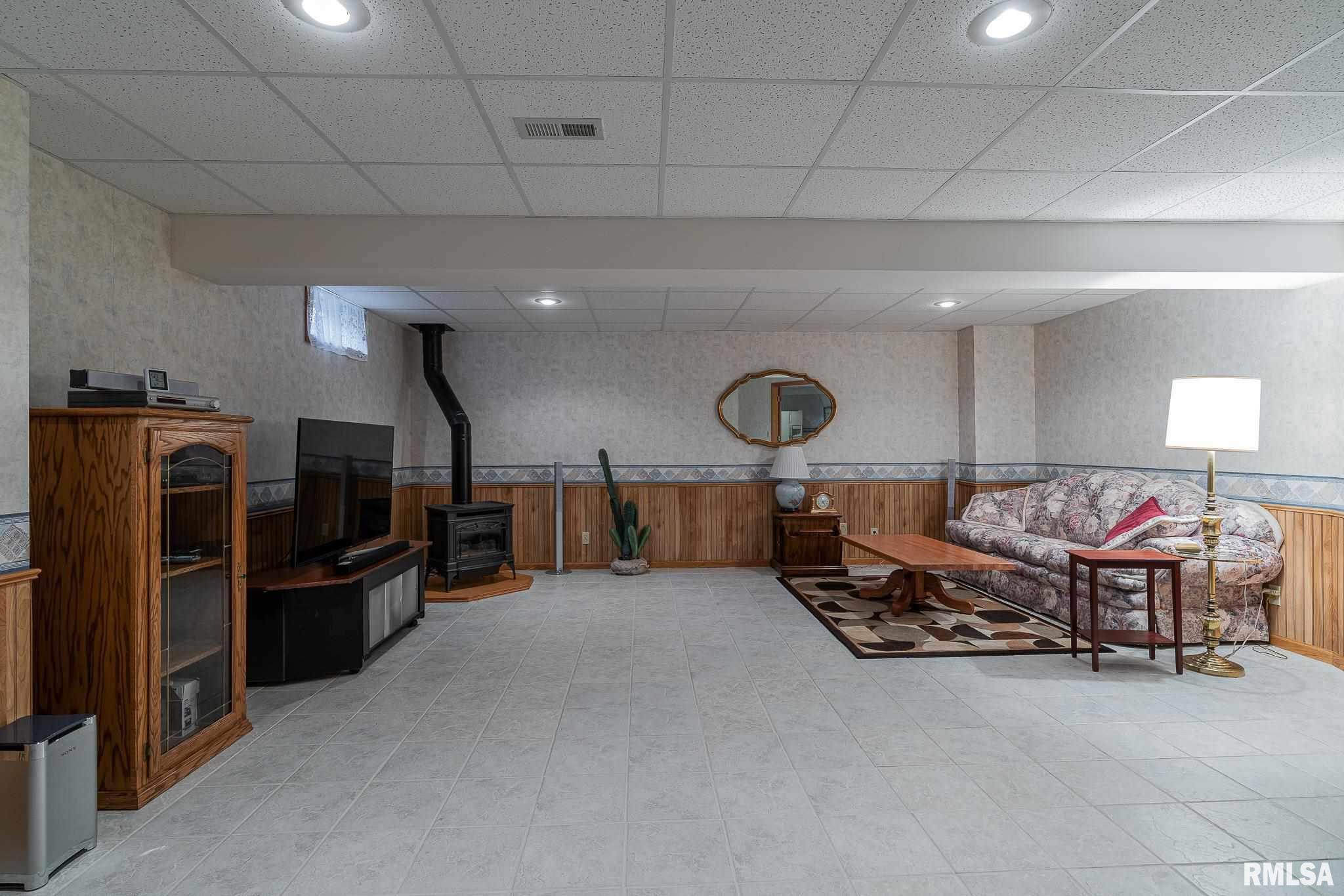 4419 Fairhaven Road Davenport, IA 52807 - Photo 25 of 29 Gallery Image 25