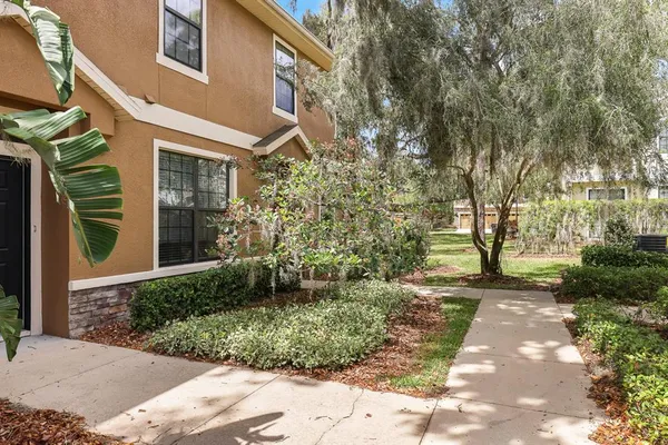 $2,250 | 16612 Kingletside Court, Lithia, FL 33547