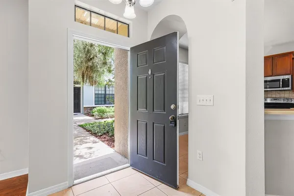 $2,250 | 16612 Kingletside Court, Lithia, FL 33547