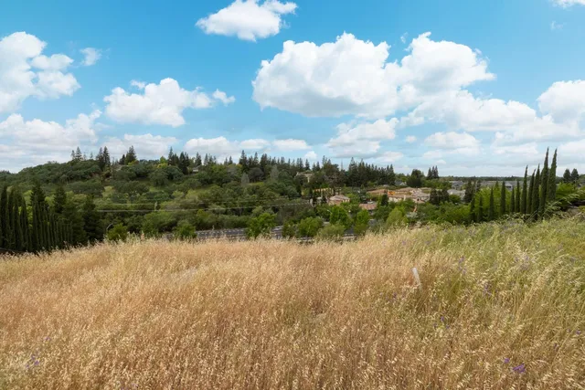 $299,999 | 621 Landrise Court, Folsom, CA 95630