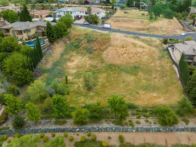 $299,999 | 621 Landrise Court, Folsom, CA 95630