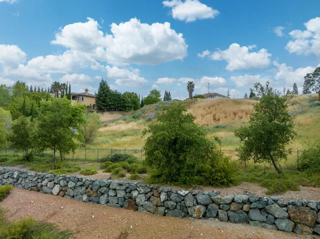 $299,999 | 621 Landrise Court, Folsom, CA 95630