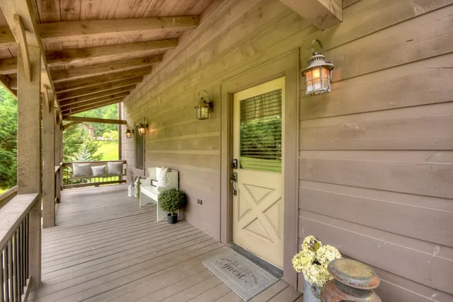 $999,900 | 353 Sunrise Road, Blue Ridge, GA 30513