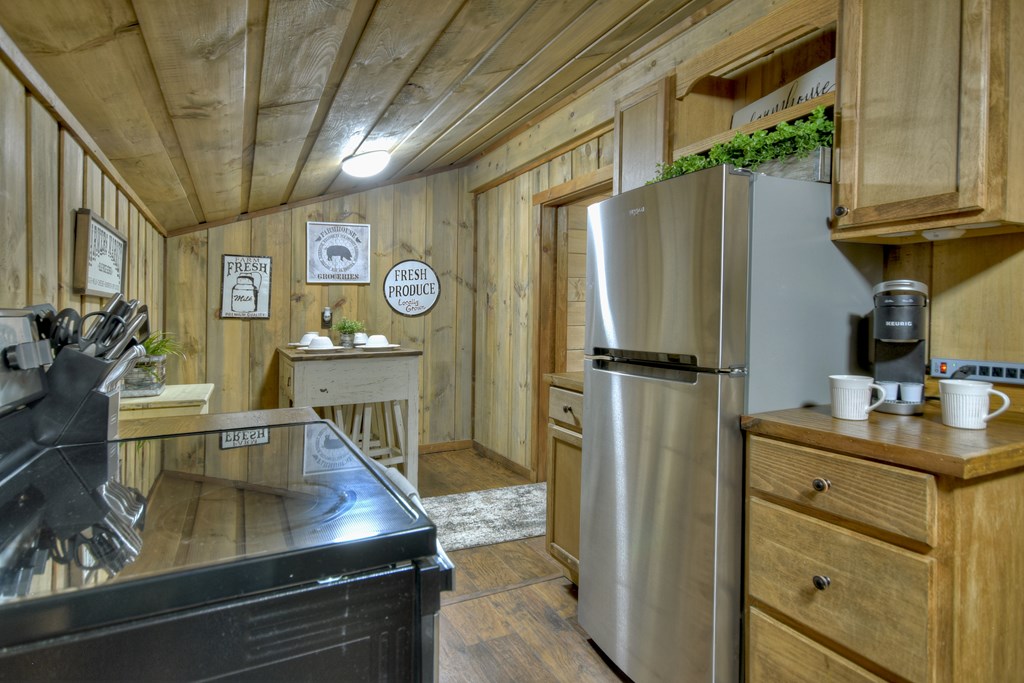 353 Sunrise Road Blue Ridge, GA 30513 - Photo 10 of 64 Barn