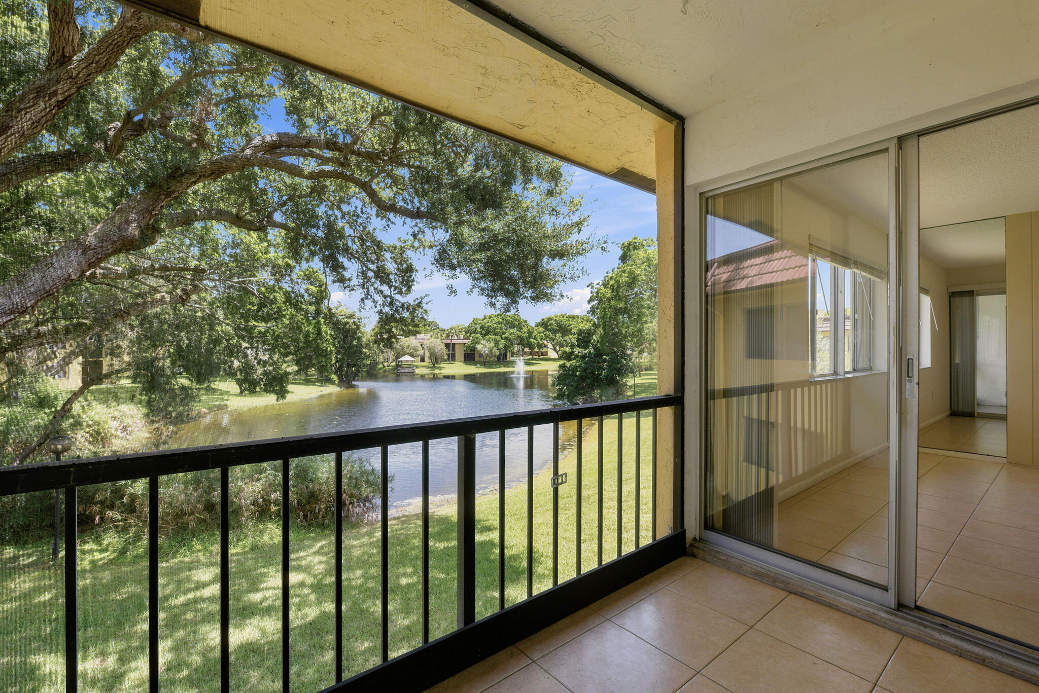 824 Southwest 9th St Circle, Unit 201 Boca Raton, FL 33486 - Photo 2 of 22 2