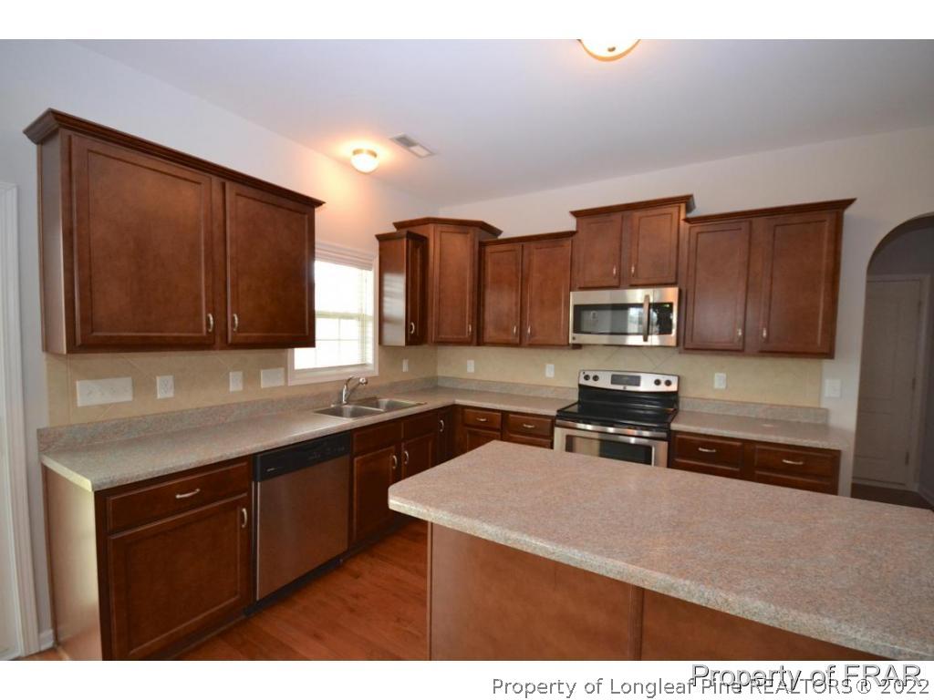6561 Running Fox Road Hope Mills, NC 28348 - Photo 12 of 35 Gallery Image 12