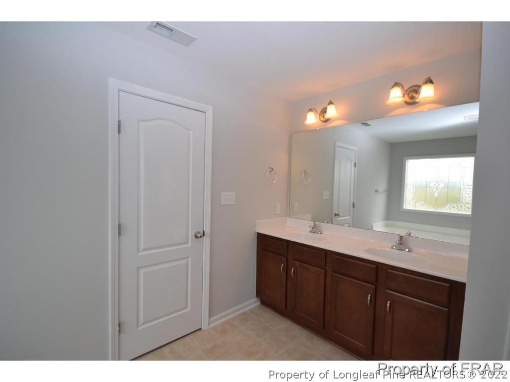 6561 Running Fox Road Hope Mills, NC 28348 - Photo 19 of 35 Gallery Image 19