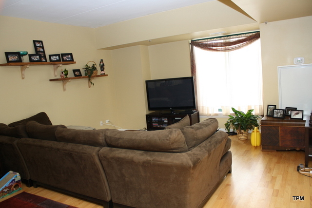 4848 North Sheridan Road, Unit 301 Chicago, IL 60640 - Photo 3 of 8