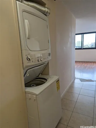 $1,950 | 1571 Piikoi Street, Unit 704, Honolulu, HI 96822