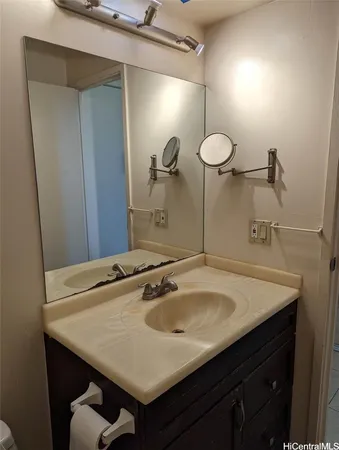 $1,950 | 1571 Piikoi Street, Unit 704, Honolulu, HI 96822