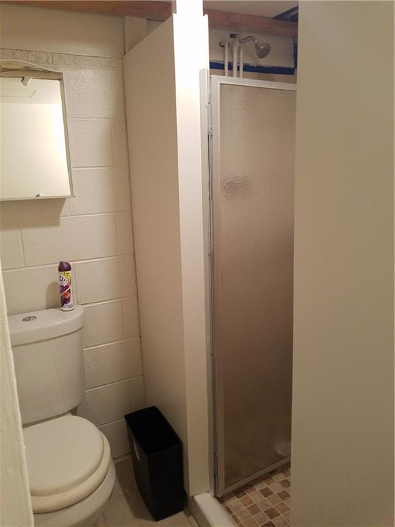 106 Artlee Avenue Butler, PA 16001 - Photo 20 of 24 lower bathroom with ceramic shower.