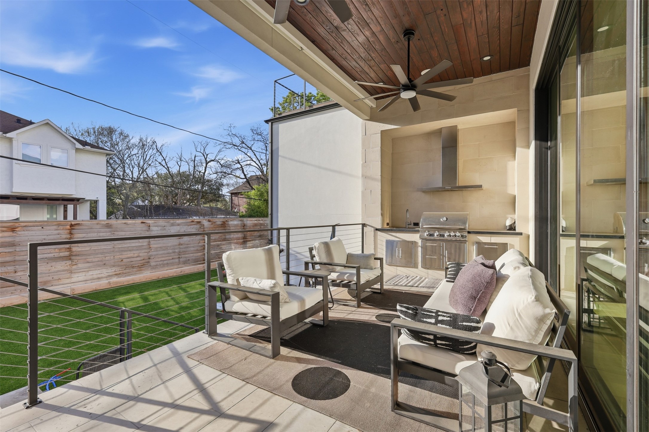 544 Cascade Street Bellaire, TX 77401 - Photo 3 of 47