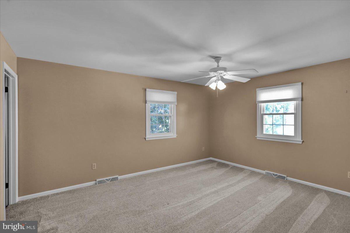 802 Apple Drive Reading, PA 19610 - Photo 36 of 47 an empty room with a window