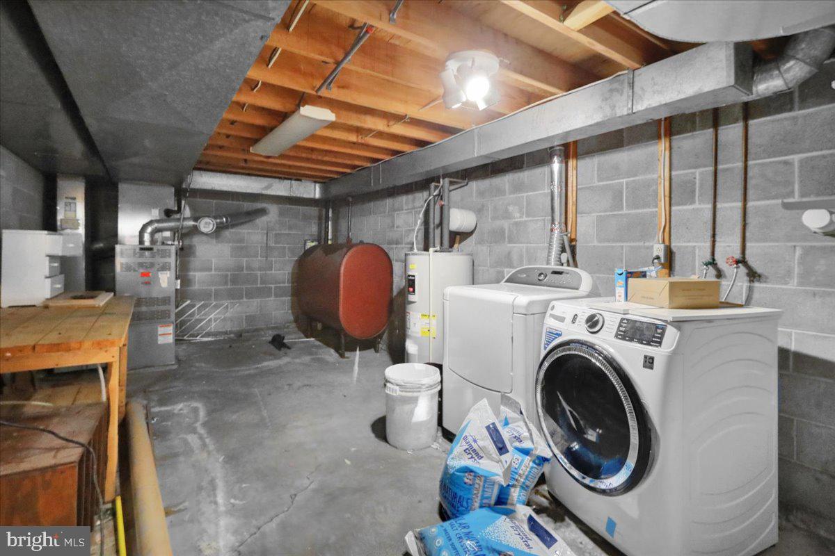 802 Apple Drive Reading, PA 19610 - Photo 44 of 47 a utility room with dryer and washer