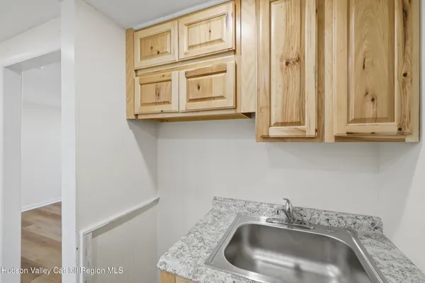 $1,500 | 40 Orchard Lane, Unit J, Woodstock, NY 12498