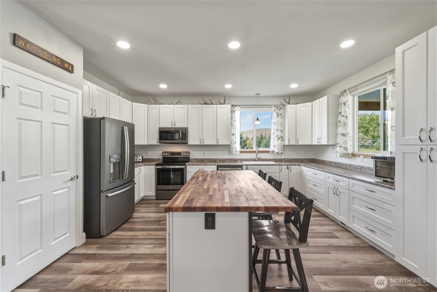 101 Gallaher Road Dayton, WA 99328 - Photo 9 of 40