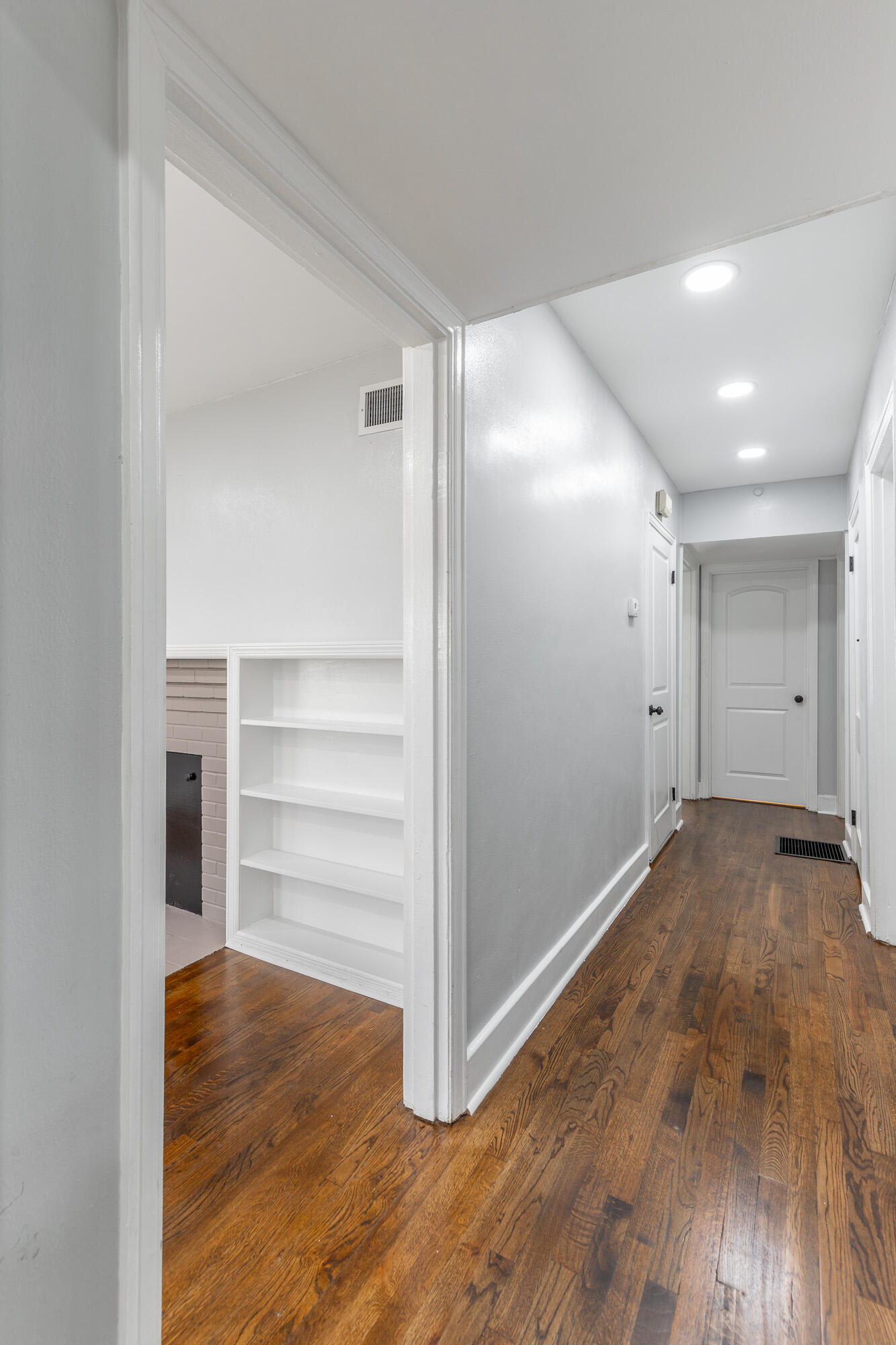 304 North Howell Avenue Chattanooga, TN 37411 - Photo 11 of 46 Hallway