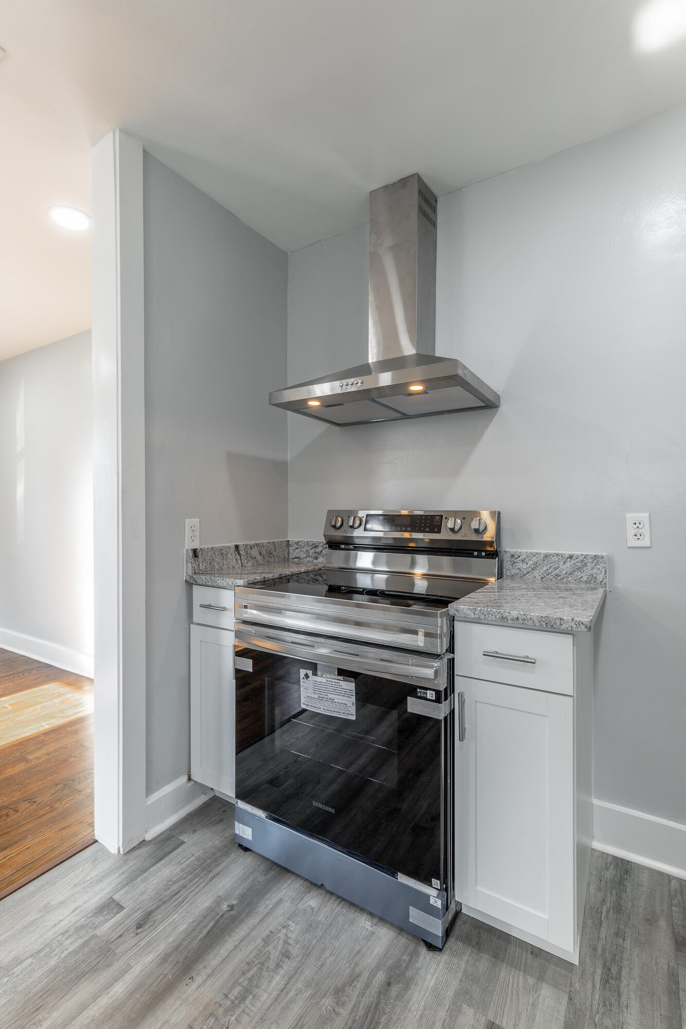 304 North Howell Avenue Chattanooga, TN 37411 - Photo 15 of 46 Kitchen Stove