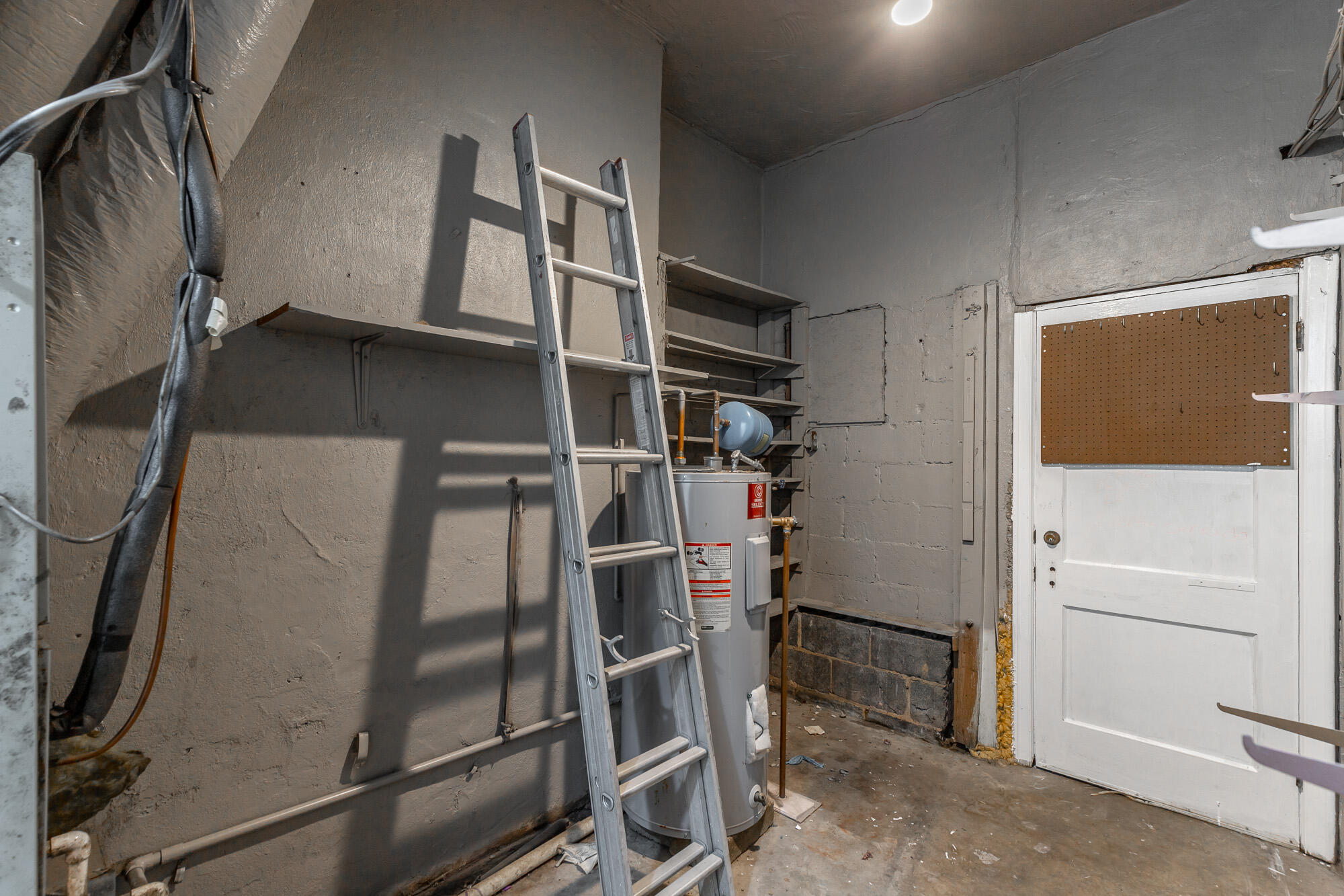 304 North Howell Avenue Chattanooga, TN 37411 - Photo 33 of 46 Laundry Room