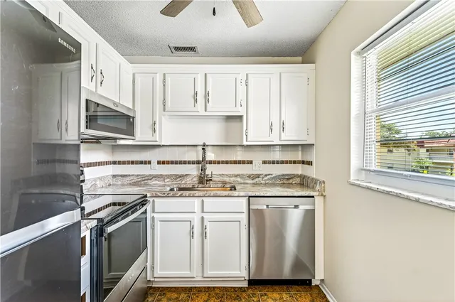 $110,500 | 6 Vista Palm Lane, Unit 205, Vero Beach, FL 32962