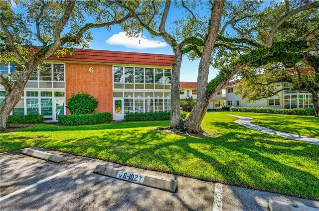 $110,500 | 6 Vista Palm Lane, Unit 205, Vero Beach, FL 32962