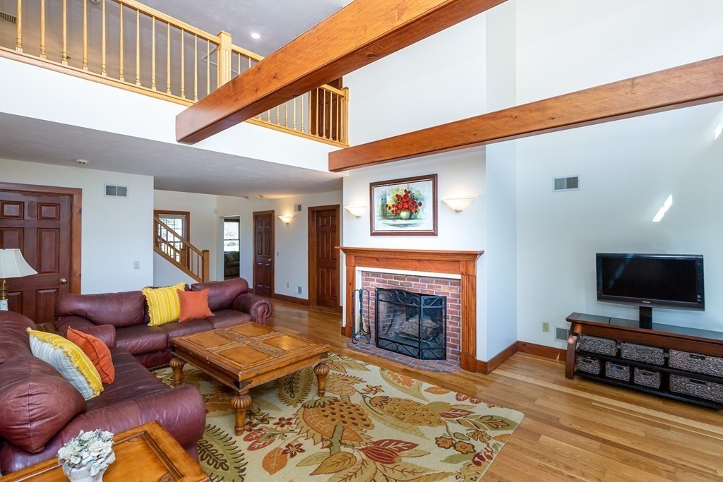 308 New Bedford Road Rochester, MA 02770 - Photo 11 of 42