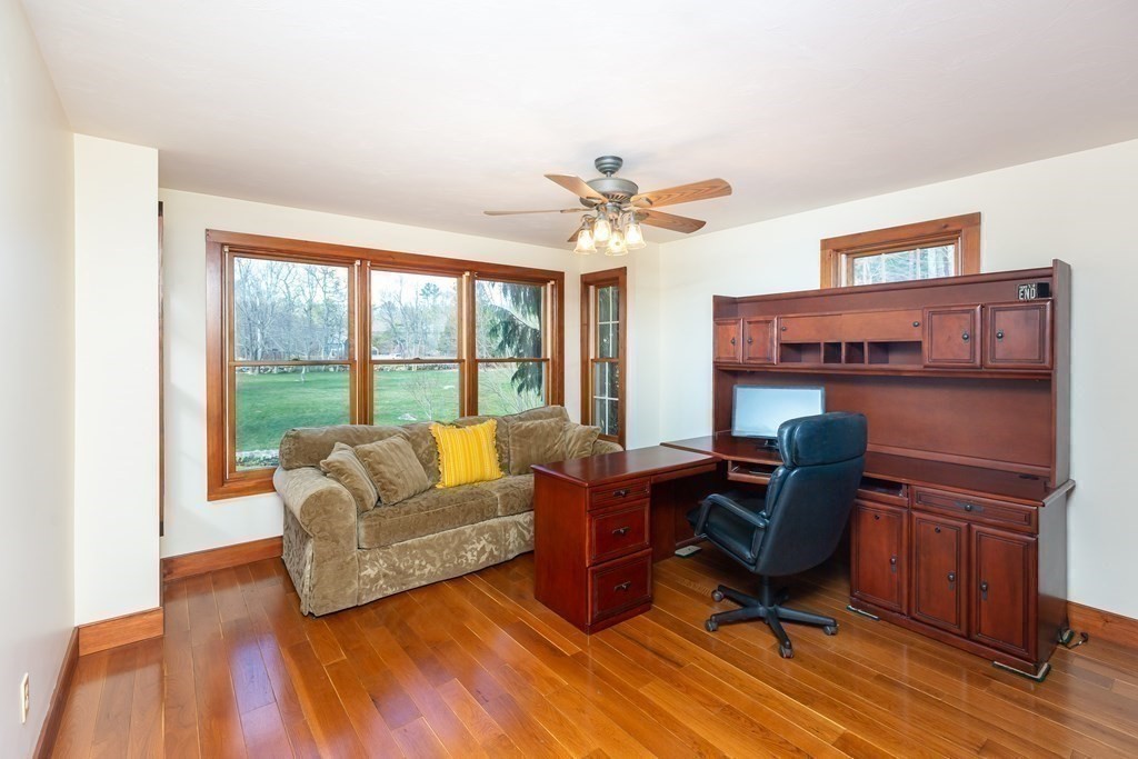 308 New Bedford Road Rochester, MA 02770 - Photo 15 of 42