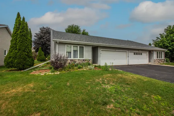 $289,900 | 772 Acadia Avenue, West Bend, WI 53095