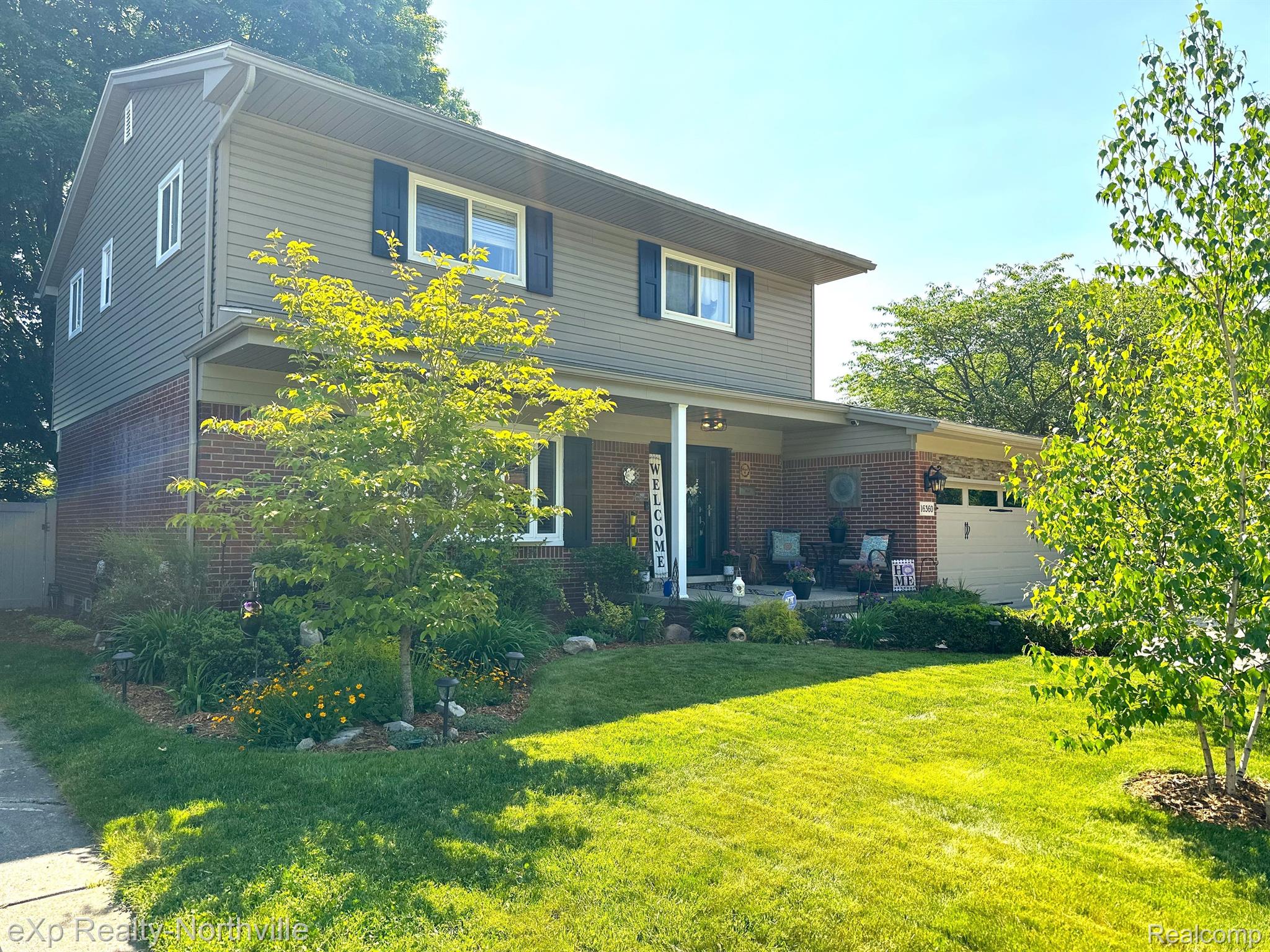 16360 Riverside Drive Livonia, MI 48154 - Photo 3 of 32 Gallery Image 3
