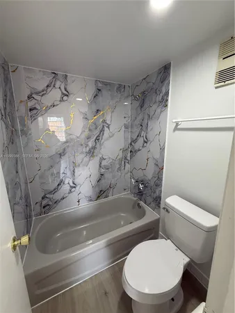 $285,000 | 1900 West 68th Street, Unit B203, Hialeah, FL 33014